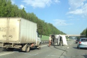 На Тюменском тракте фура перевернула «Газель». ФОТО