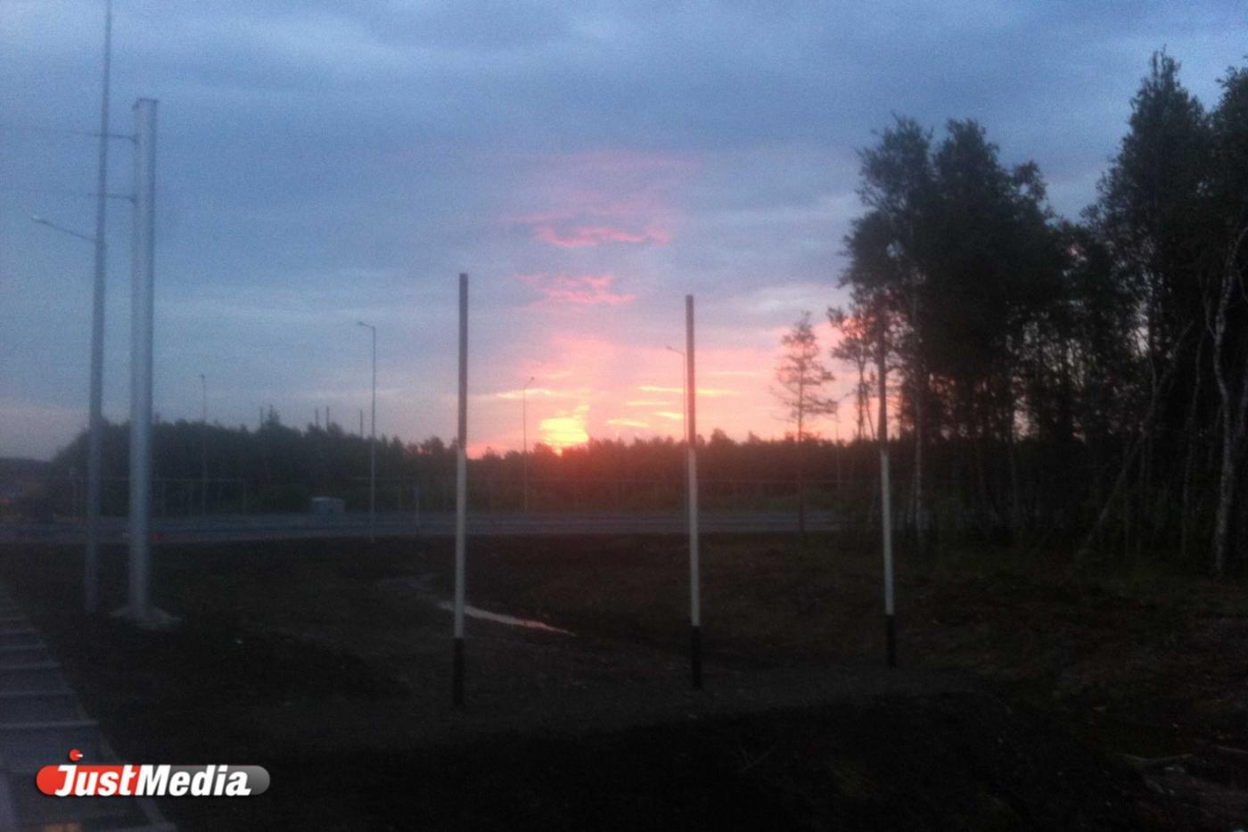 На подъезде к МВЦ «Екатеринбург-ЭКСПО» демонтировали указатель с ошибкой - Фото 1