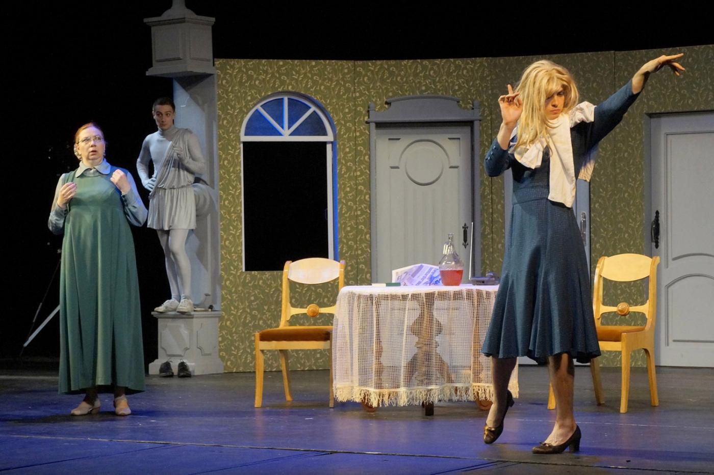 Свердловский театр драмы завершит сезон в компании уморительных «Теток» - Фото 1