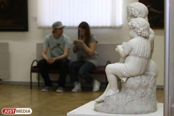 Картины Екатеринбургского музея ИЗО побывают на выставках в Монако и Швейцарии