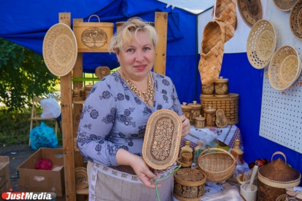 От ювелирки до резьбы по дереву. В Екатеринбурге выйдет книга о лучших сувенирах Урала