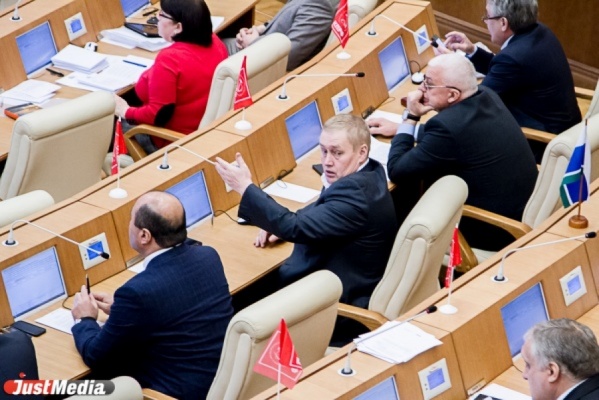 Доходы Павлова и Ковпака превысили 100 миллионов рублей. Депутаты заксо отчитались о заработках