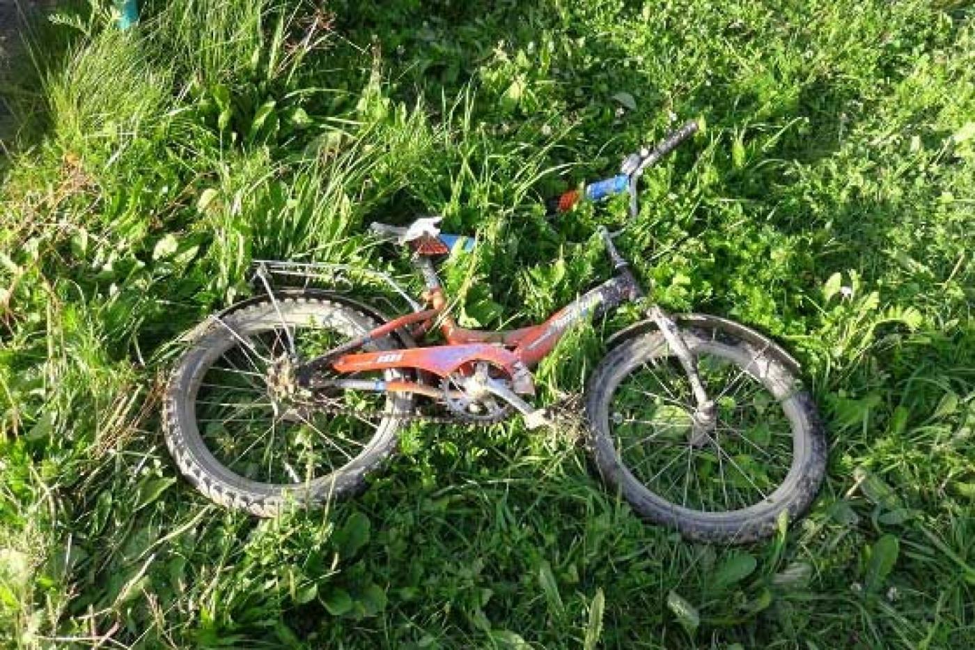 Под Екатеринбургом во дворе жилого дома грузовик сбил дошкольника-велосипедиста - Фото 1