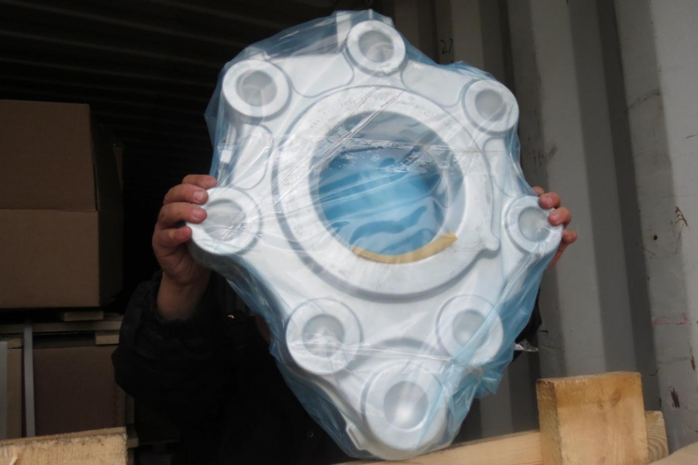 Несовершеннолетний житель Каменска-Уральского вскрыл грузовой контейнер и похитил детали самолета - Фото 1