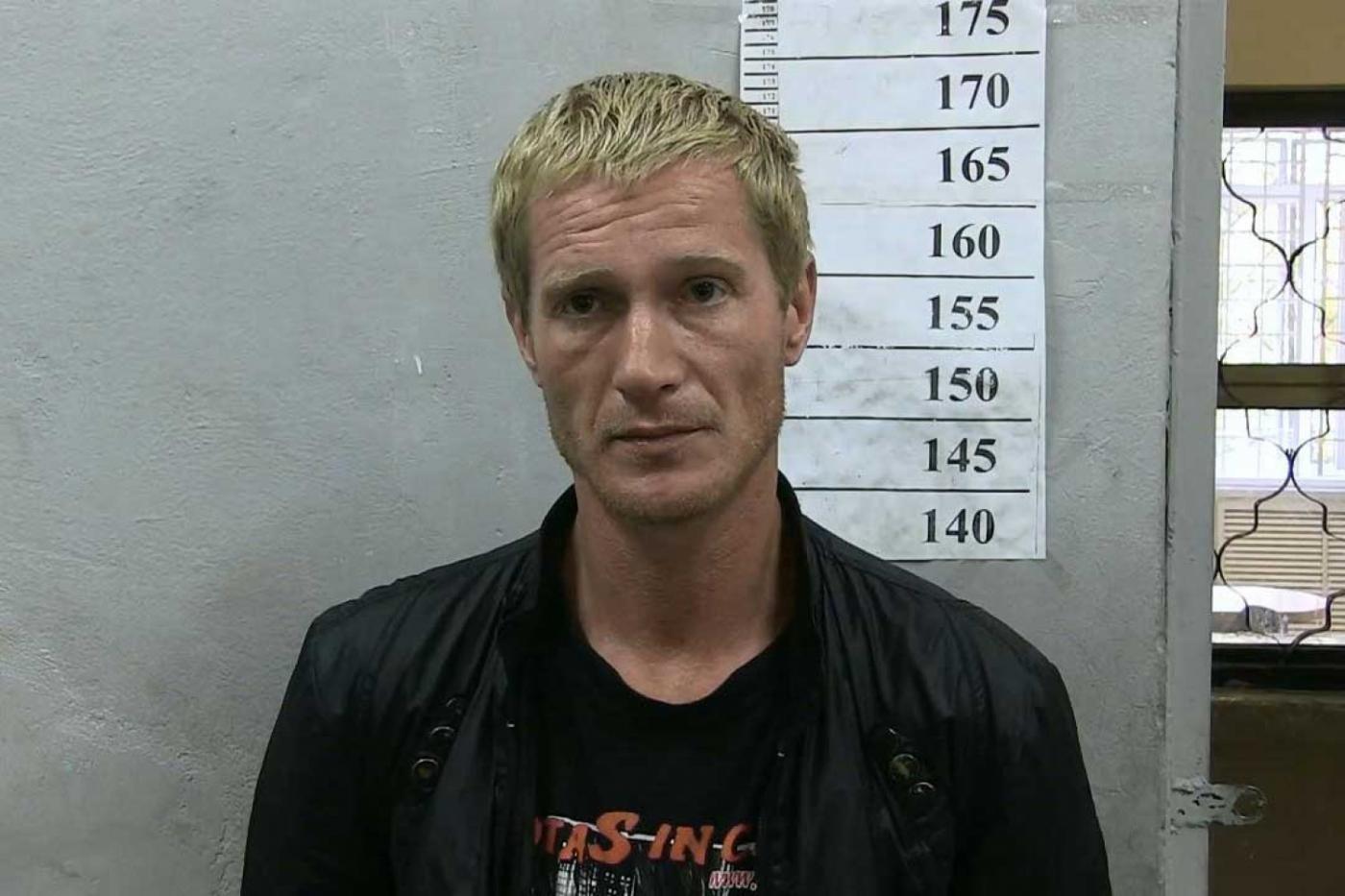 В Екатеринбурге домушник из Казани обокрал квартиру, пока ее хозяйка спала. ФОТО - Фото 1