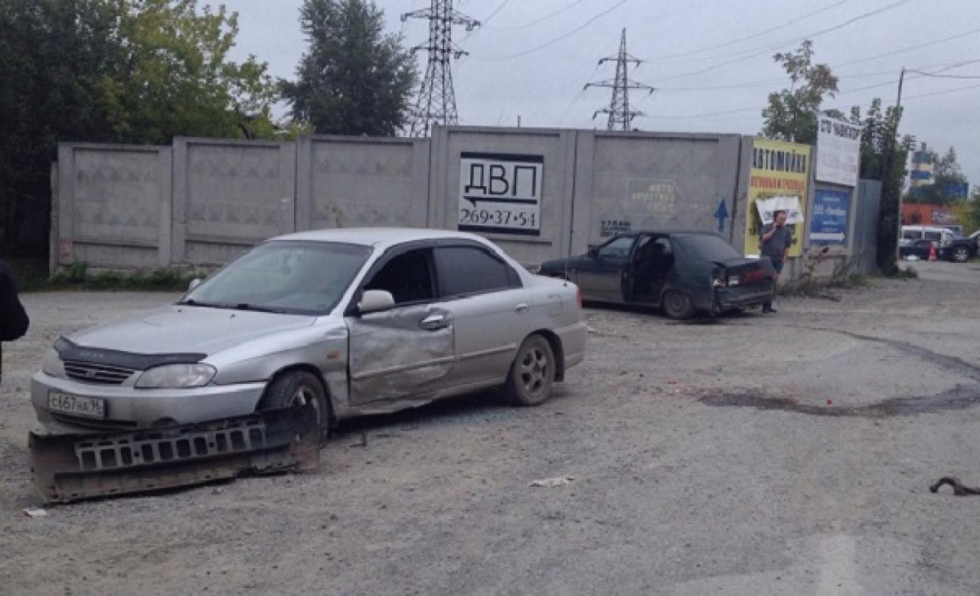 В Екатеринбурге дрифтер на «десятке» влетел в «Киа», но штраф за быструю езду ему почему-то не выписали. ВИДЕО - Фото 1