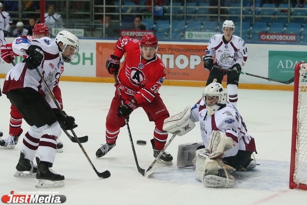  «Авто» начал выступление на Кубке мира с победы над латвийским ХК «Рига»