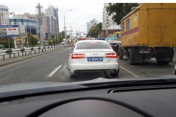 Екатеринбуржцы снова уличили Демина в серьезном превышении скорости