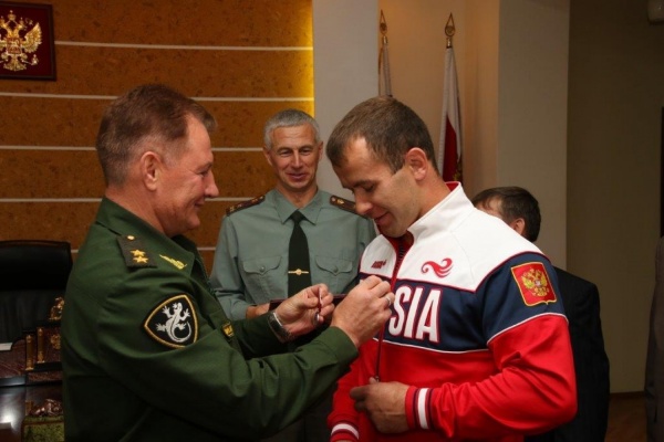 Двум представителям клуба самбо УГМК вручены высокие государственные награды - Фото 1