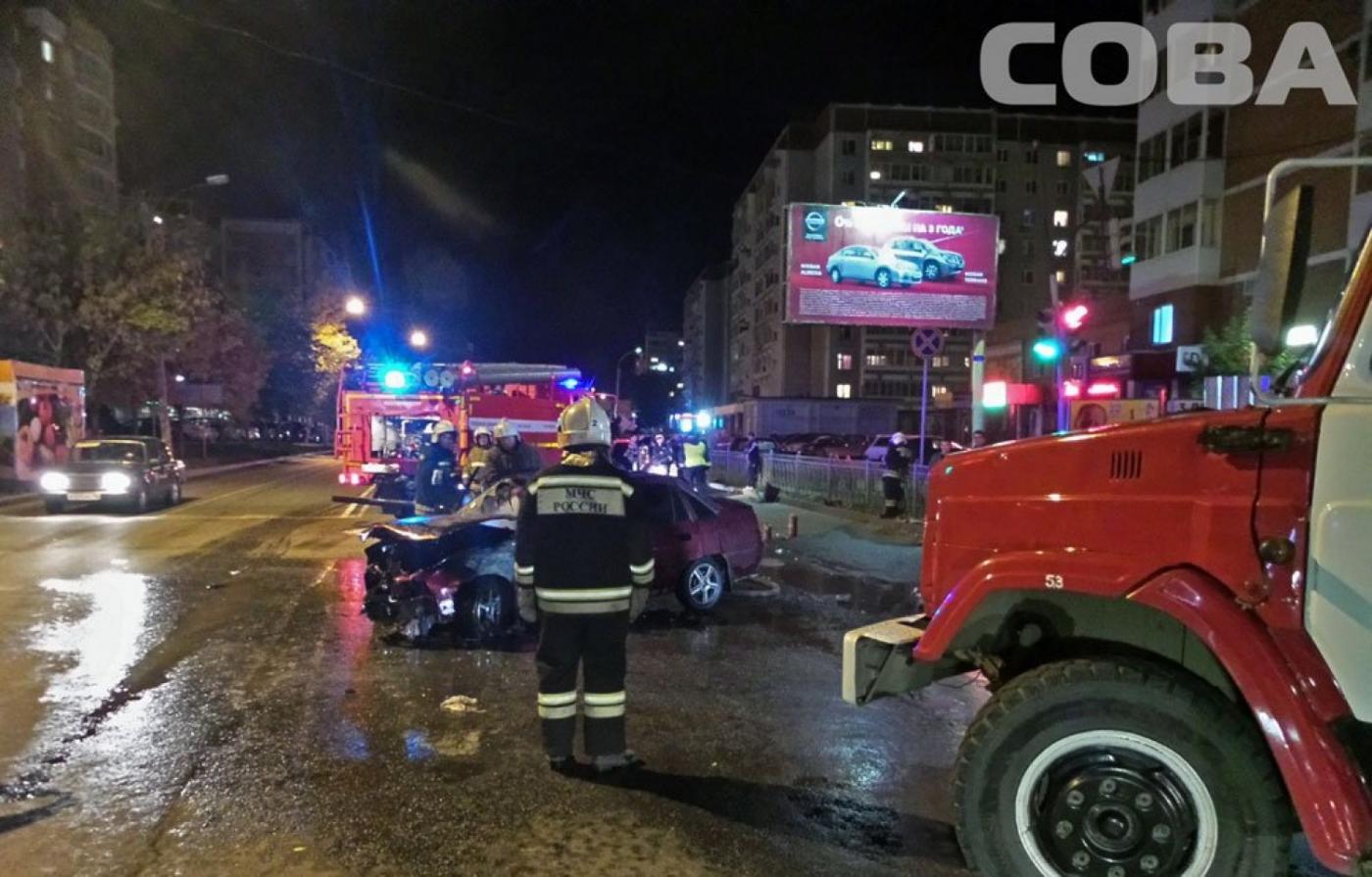 На Репина после ДТП загорелась Daewoo Nexia - Фото 1