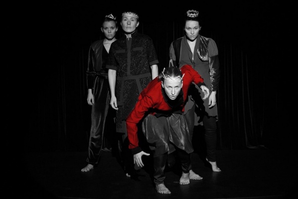 Уникальный танцевальный театр покажет первый полнометражный спектакль на сцене ТЮЗа