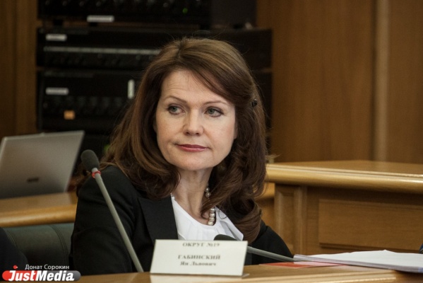 Мэрия проводит перевербовку городских депутатов. Овчинникова может поменять политическую ориентацию