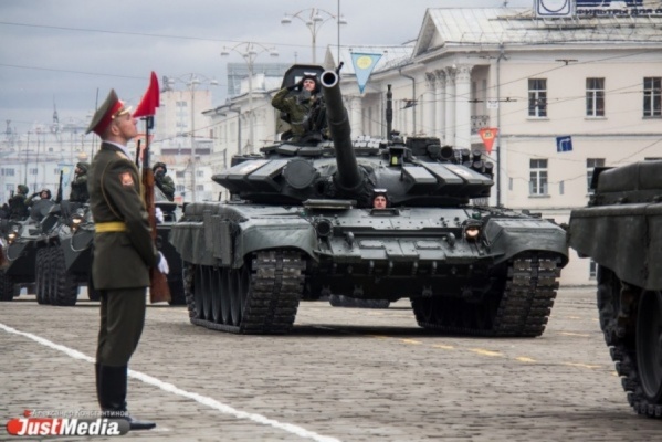 В Екатеринбурге сегодня ночью пройдет первая репетиция юбилейного парада Победы - Фото 1