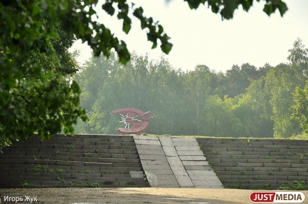 Александр Якоб ввел в Екатеринбурге особый противопожарный режим - Фото 1