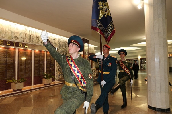 В День Победы знамя МВД России впервые пронесут по главной площади страны - Фото 1