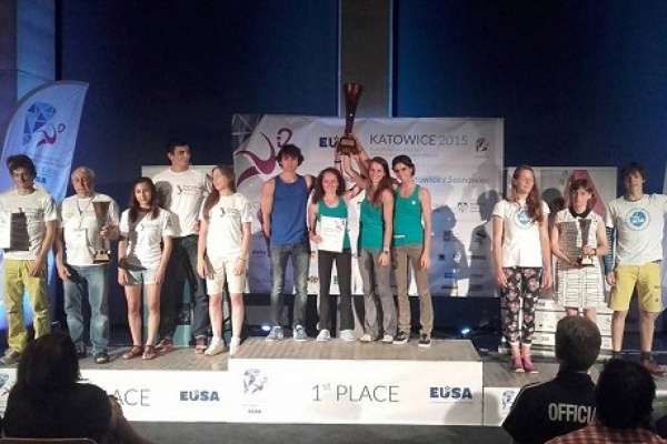Студенты УрФУ привезли «серебро» чемпионата Европы по скалолазанию - Фото 1