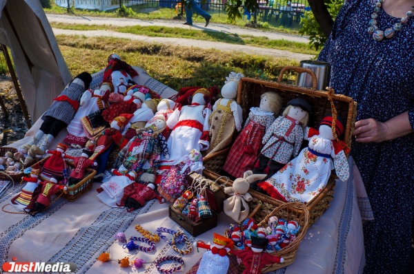 В Екатеринбурге создадут кукол из одежды без использования иголок и ножниц - Фото 1