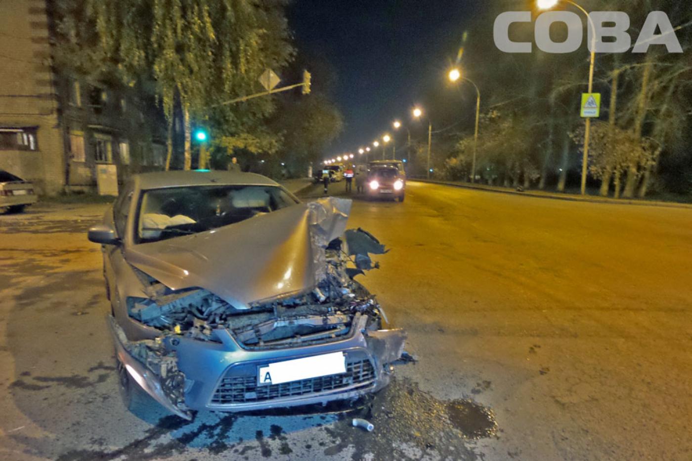 Пьяный водитель Ford на Вторчермете устроил «паровозик». ФОТО - Фото 1