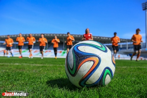 ФК «Урал» сменит газон на паркет, чтобы помочь больному мальчику