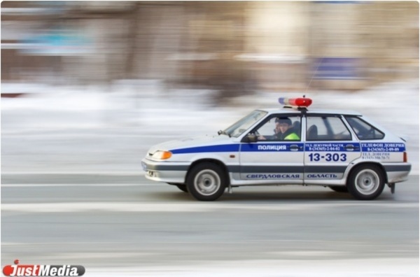 В Слободе Туринской перевернулся бензовоз