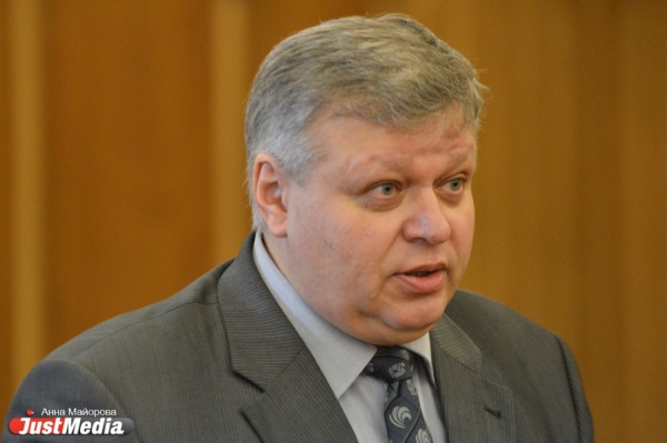 Областные власти уничтожают медицину Екатеринбурга: ТФОМС уравнял сельских фельдшеров с высококвалифицированными специалистами столицы Урала