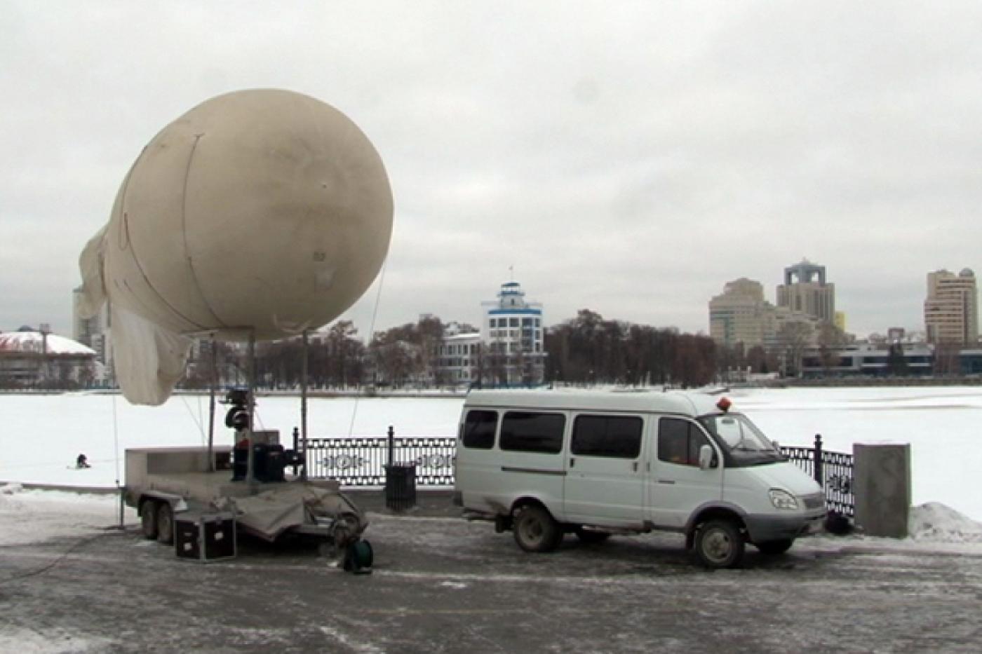 Полицейские показали гражданам, как охранять порядок с высоты - Фото 1