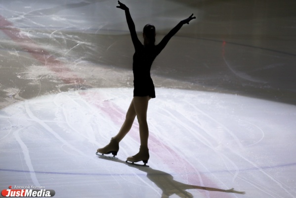 Каток «Юность» сегодня принимает первых посетителей