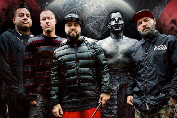 Солист группы Limp Bizkit Фред Дерст собирается посетить одну из школ Екатеринбурга