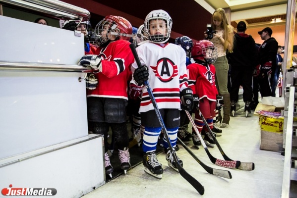 Новая ледовая арена «Неоплан» готова уже на 40%