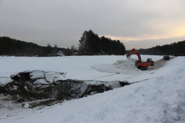 Североуральск снова на грани природной катастрофы. В искусственном русле Ваграна образовался провал. ВИДЕО