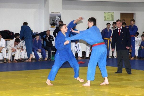 Юные борцы разыграли награды турнира по дзюдо памяти Героя России Леонида Валова