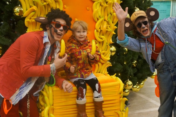 Селфи на банановом троне. В Екатеринбурге в преддверие года обезьяны появился необычный арт-объект