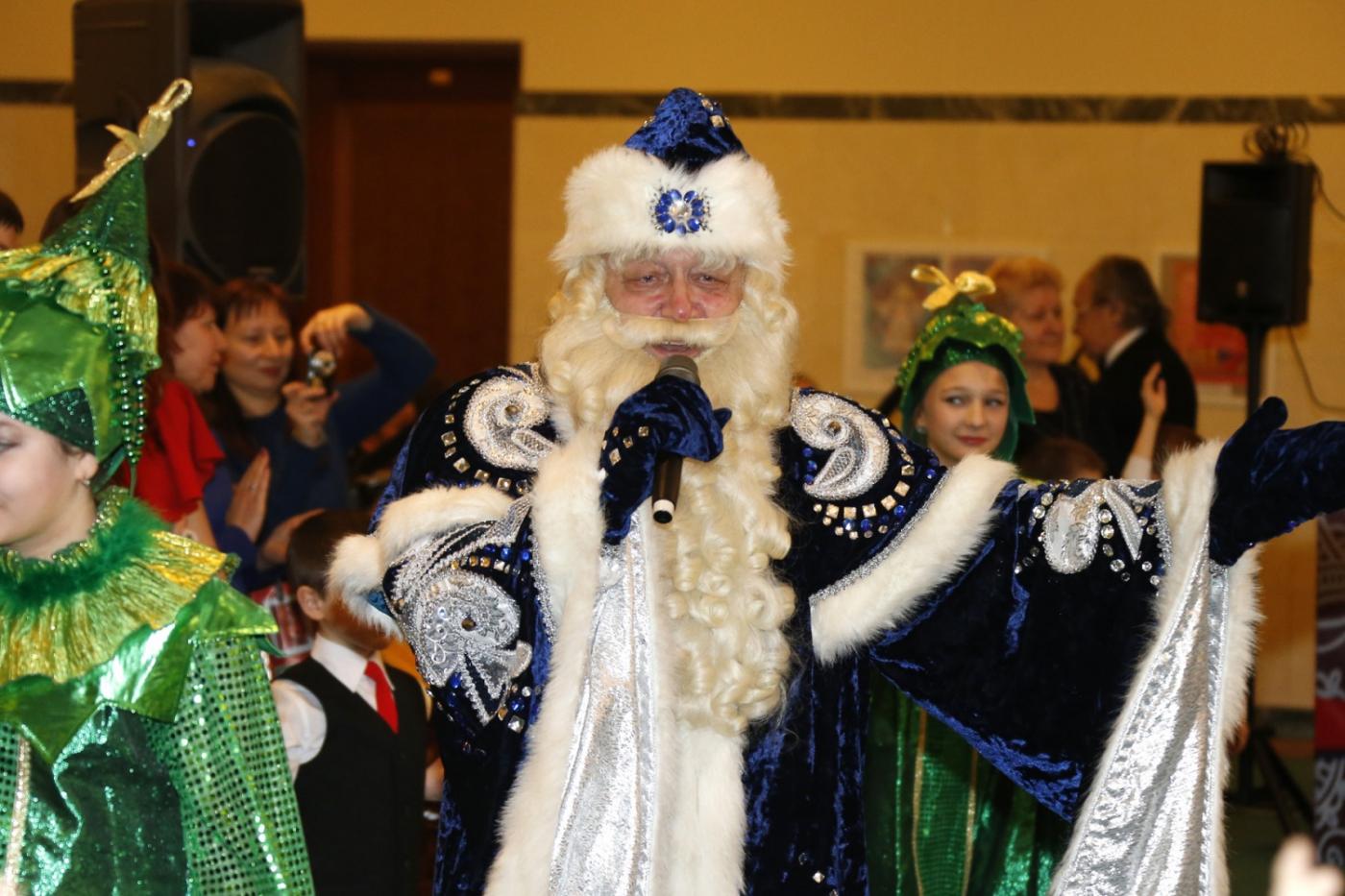 В резиденции губернатора Свердловской области начались новогодние елки - Фото 1