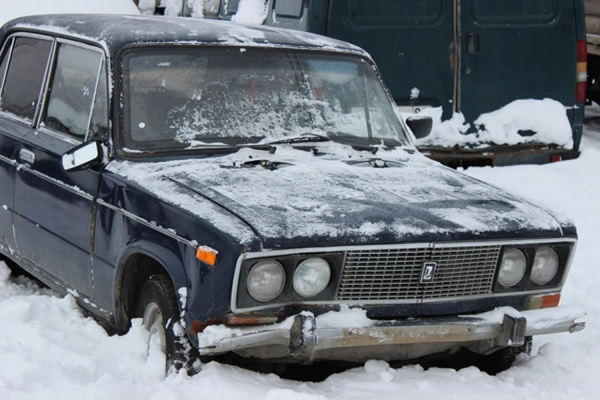 Свердловчанина, повторно севшего за руль пьяным и без прав, лишили автомобиля и посадили на восемь месяцев
