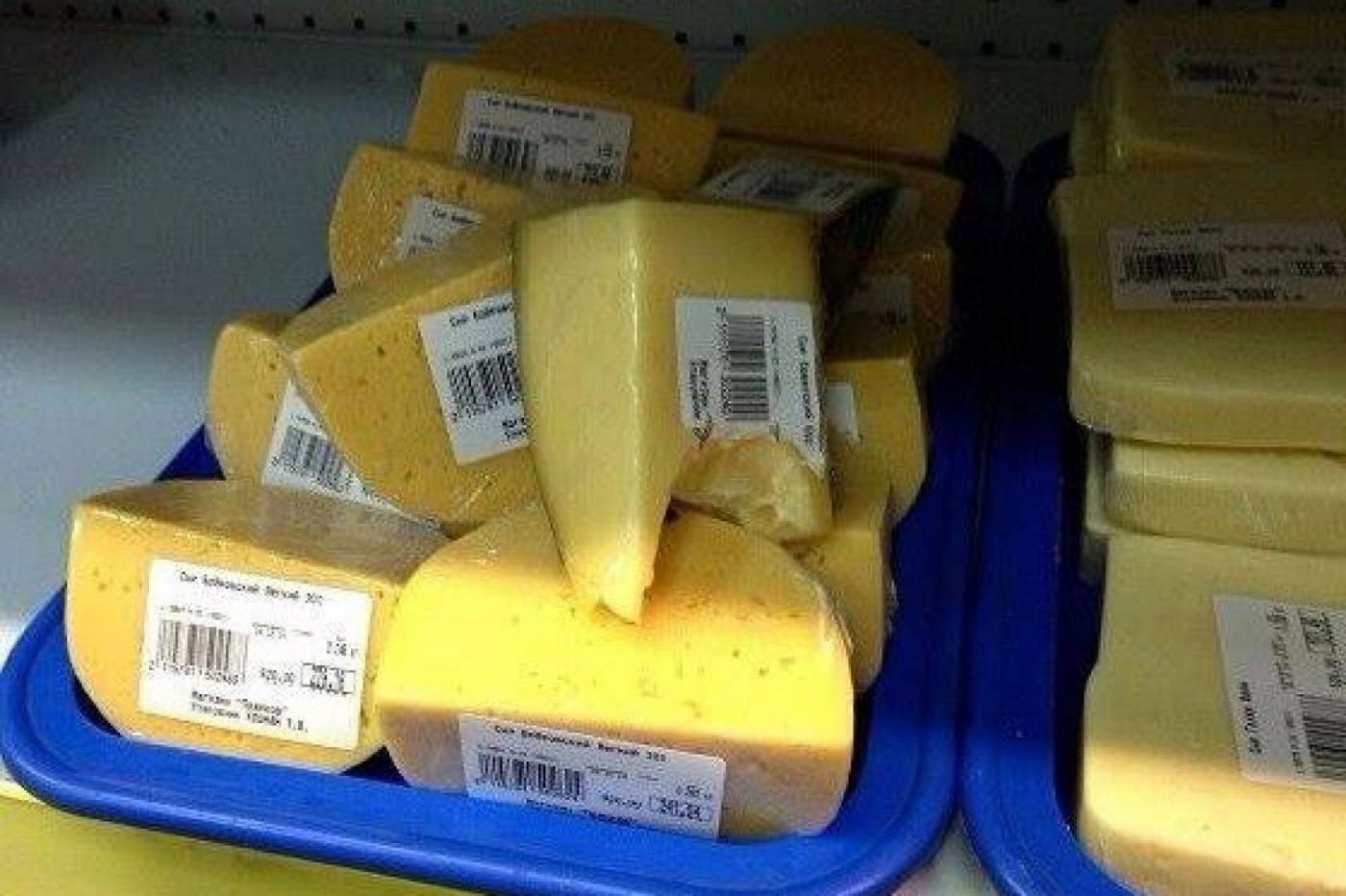 Кризис заставил екатеринбуржцев есть продукты, не отходя от прилавков - Фото 1