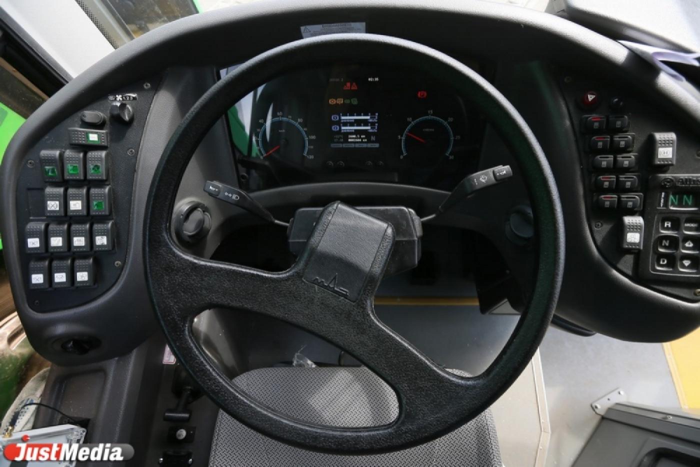 В Екатеринбург начали поступать новые автобусы - Фото 1