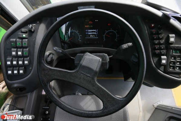 В Екатеринбург начали поступать новые автобусы