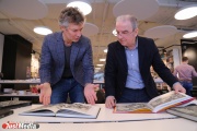 «Эта книга – напутственное слово человечеству». Шахрин и Ройзман собирают средства на издательство книги Виталия Воловича