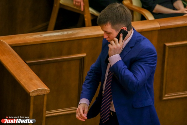 Свердловский депутат ведет прием граждан в сельском кафе