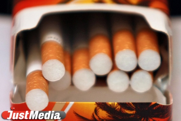 Роспотребнадзор оштрафовал работников сети «Красное&Белое» за слишком дорогие сигареты и скопление мух - Фото 1