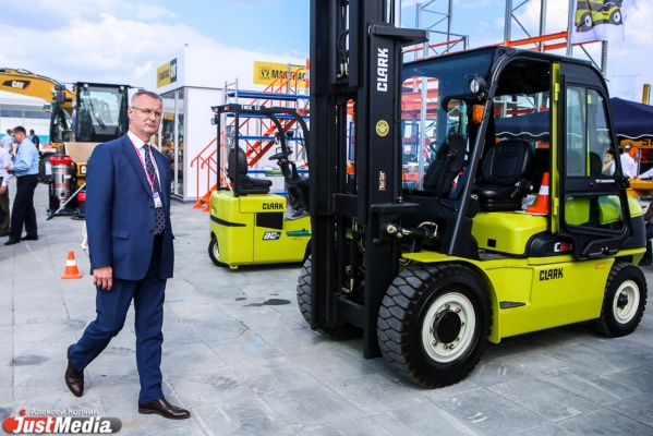 Лицо кризиса: российские ритейлеры централизуют грузы и ищут многофункциональные склады в регионах - Фото 1