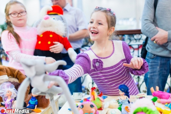 В Екатеринбурге пройдет первая новогодняя Ярмарка старых игрушек  - Фото 1