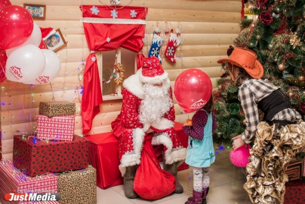 В Нижнем Тагиле создадут инсталляцию из костюмов Дедов Морозов - Фото 1