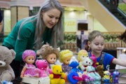 Тысячи старых игрушек нашли новых хозяев