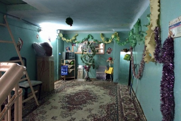 Конкурс добрых дел: жительница Екатеринбурга открыла спортзал на лестничной площадке - Фото 1