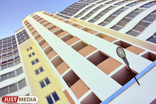 Четыре многоквартирных дома на Эльмаше остались без электричества - Фото 1