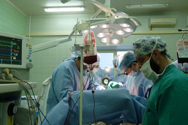 В ОКБ №1 провели первые родственные трансплантации печени - Фото 1