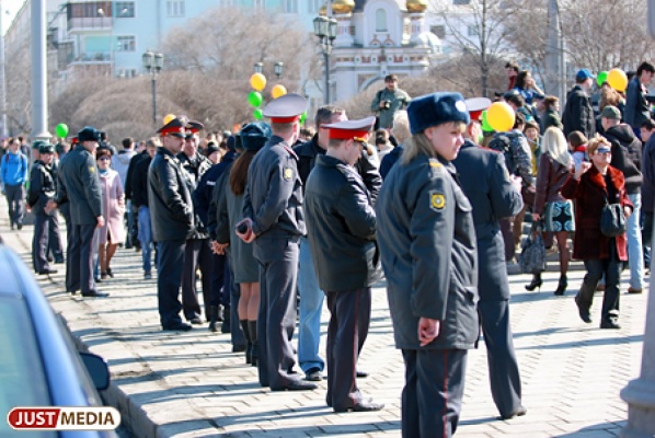 На улицах Екатеринбурга станет больше дружинников - Фото 1