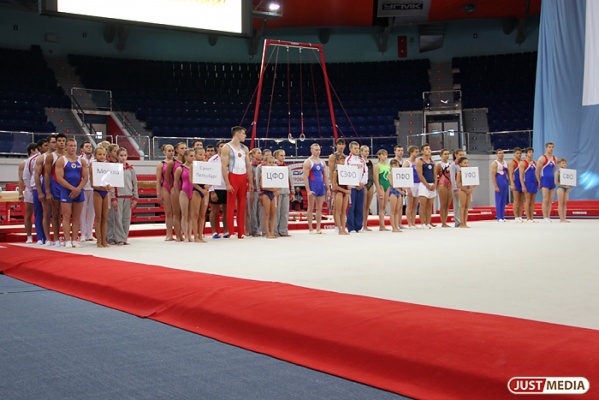 Екатеринбургские гимнастки вернулись с первенства России с серебряными медалями