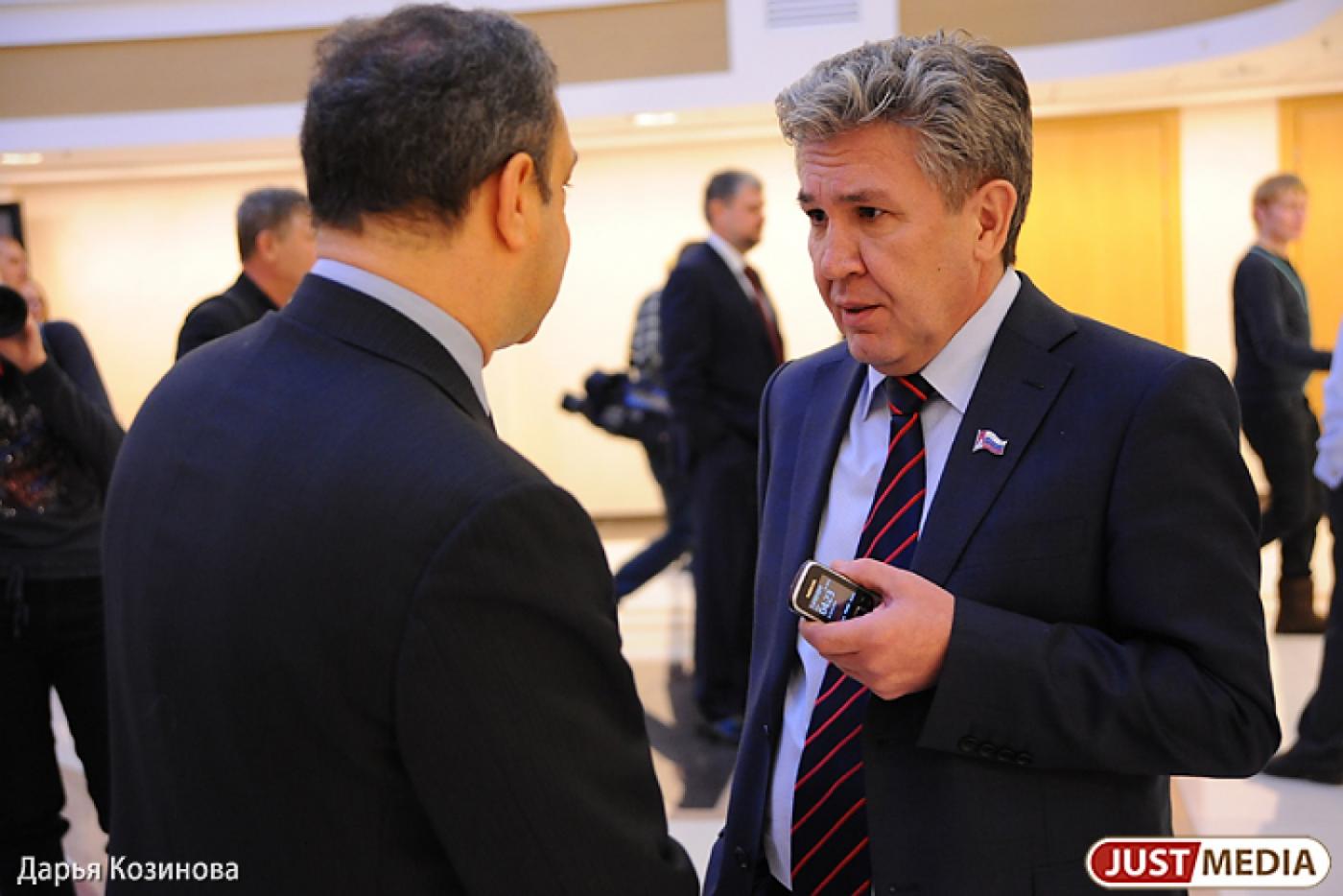 Нафик Фамиев требует опубликовать декларации о доходах депутатов: «Опять будем последними» - Фото 1